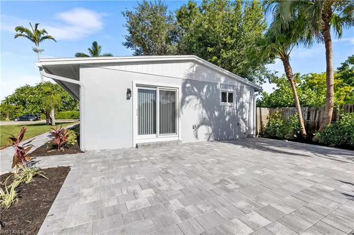 3550  14th N ST, Naples, FL 34103