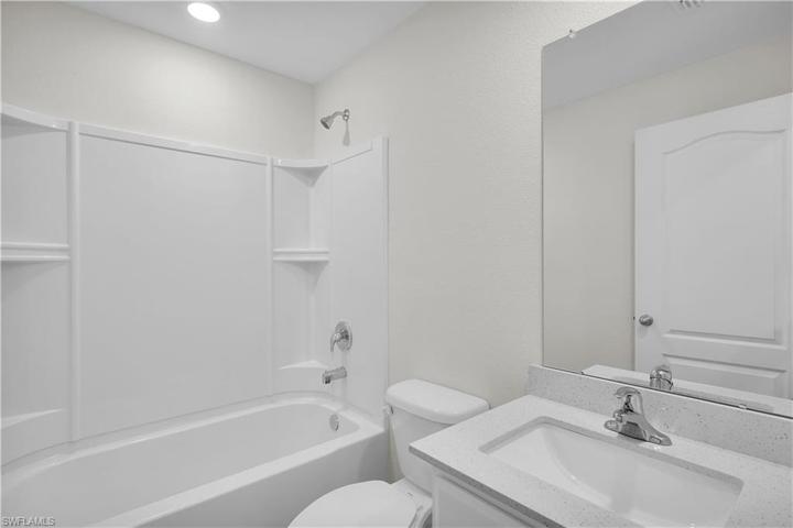 838 La Salle AVE, FORT MYERS FL 33913