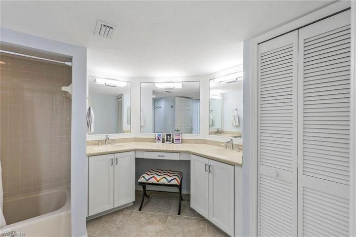 26920  Wedgewood  DR, Bonita Springs, FL 34134