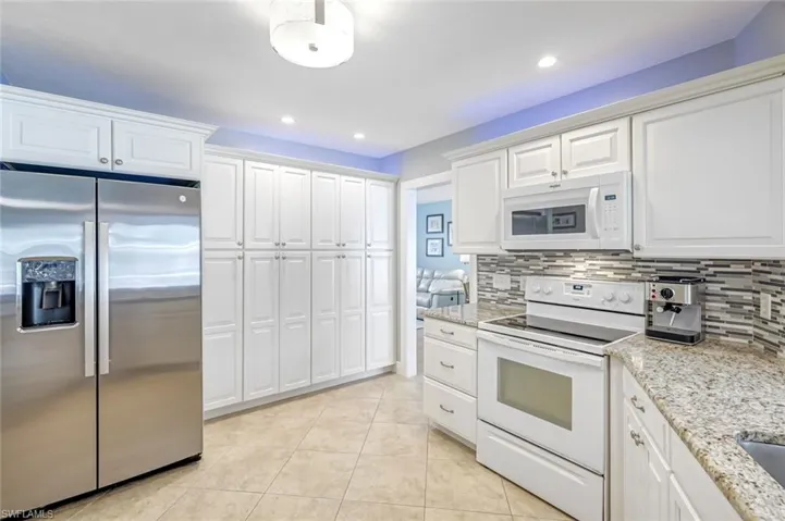 539 Cypress Way E, Naples, Florida 34110