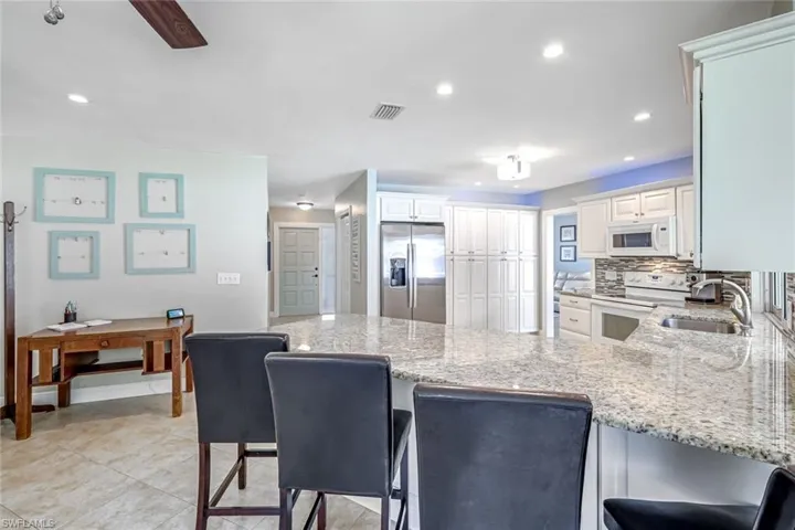 539 Cypress Way E, Naples, Florida 34110