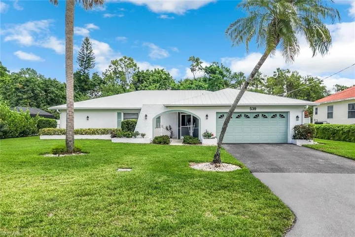539 Cypress Way E, Naples, Florida 34110