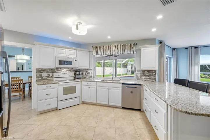 539 Cypress Way E, Naples, Florida 34110