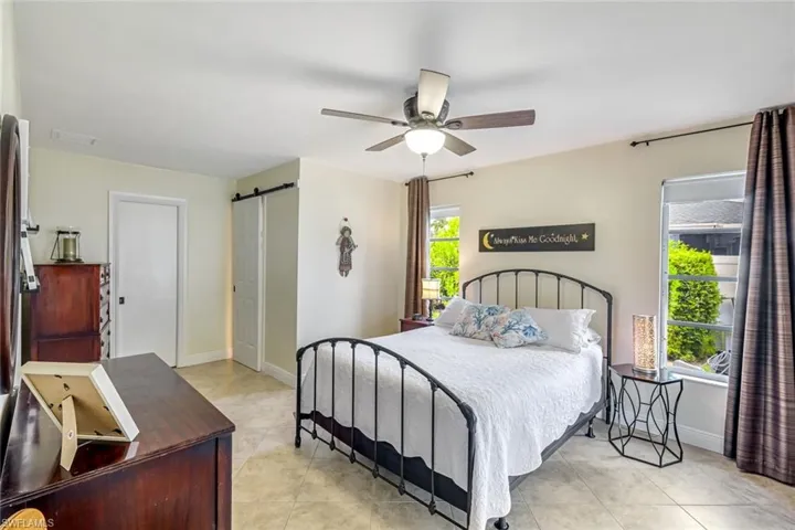 539 Cypress Way E, Naples, Florida 34110