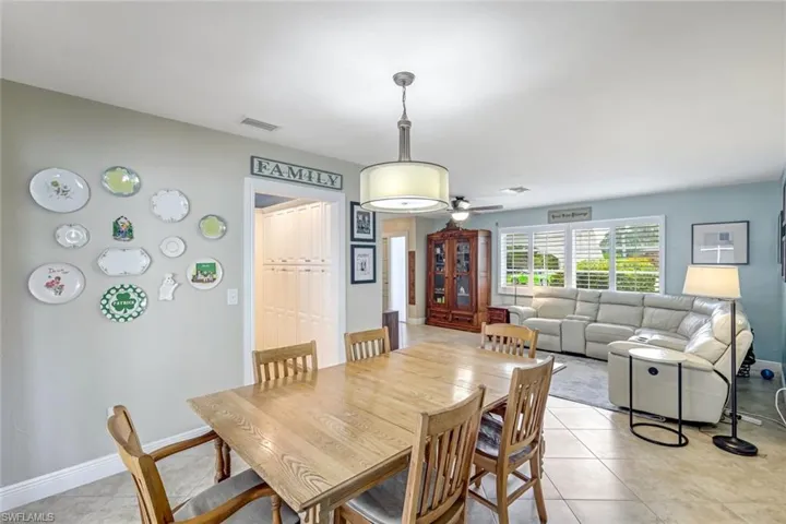 539 Cypress Way E, Naples, Florida 34110