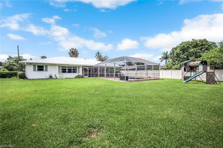 539 Cypress Way E, Naples, Florida 34110