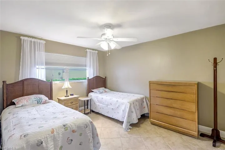 539 Cypress Way E, Naples, Florida 34110