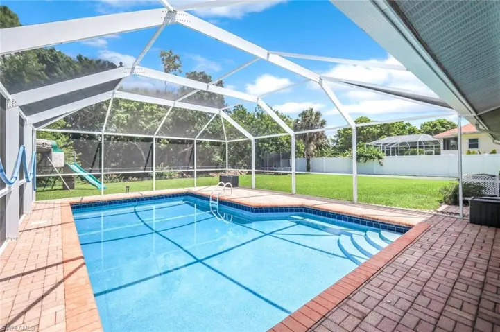 539 Cypress Way E, Naples, Florida 34110