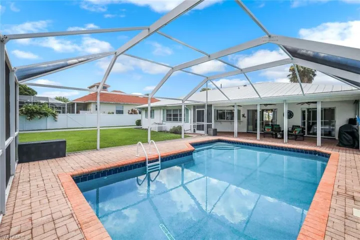 539 Cypress Way E, Naples, Florida 34110