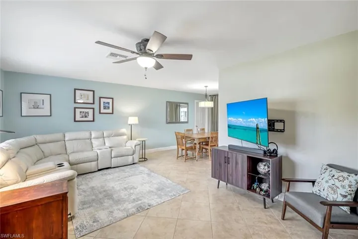 539 Cypress Way E, Naples, Florida 34110