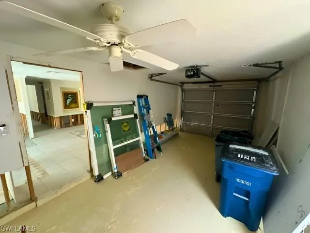 Garage post Milton