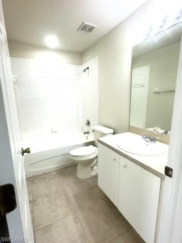 4281  Bellasol  CIR, Fort Myers, FL 33916