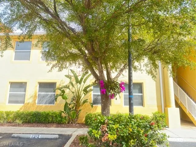 4281  Bellasol  CIR, Fort Myers, FL 33916