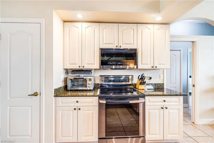 2510 Se 23rd Pl, Cape Coral, Florida 33904