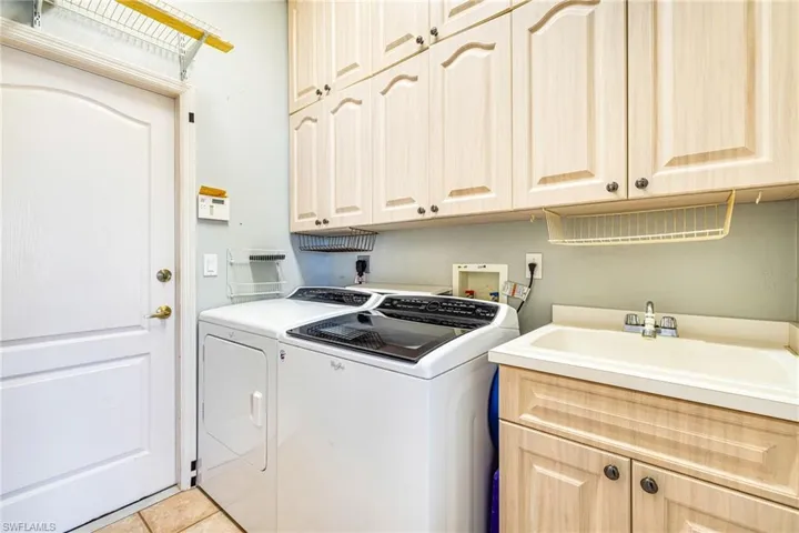 2510 Se 23rd Pl, Cape Coral, Florida 33904