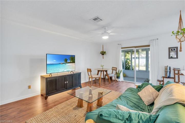 Living Area Facing Lanai