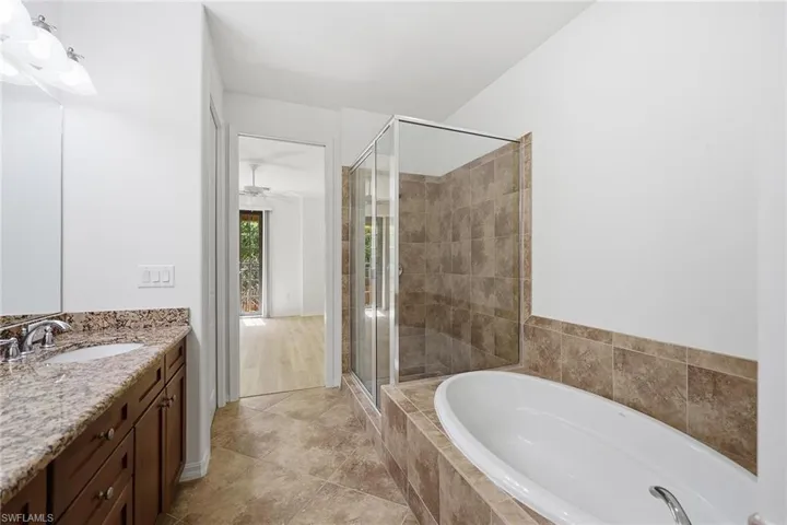 9037  Alturas  ST, Naples, FL 34113