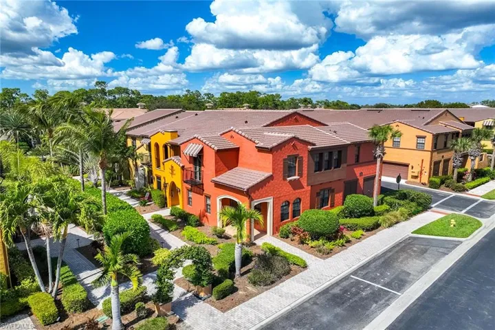 9037  Alturas  ST, Naples, FL 34113