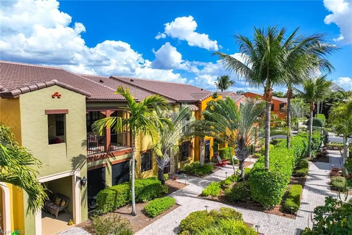 9037  Alturas  ST, Naples, FL 34113