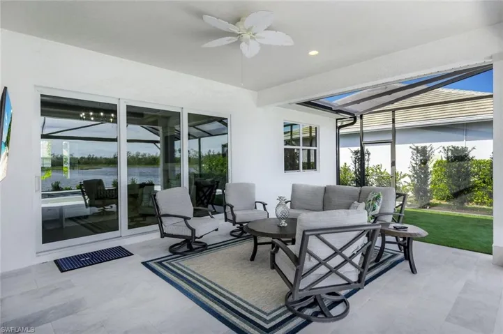 Sunroom with ceiling fan