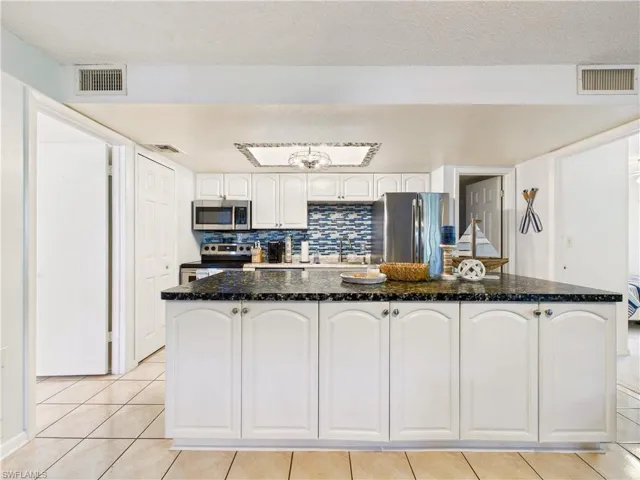 232  Palm  DR, Naples, FL 34112