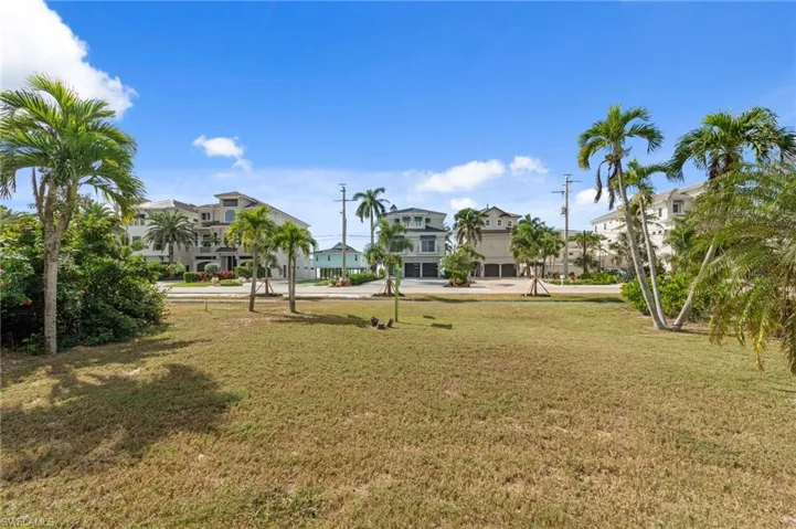 View of community with a lawn and a residential view