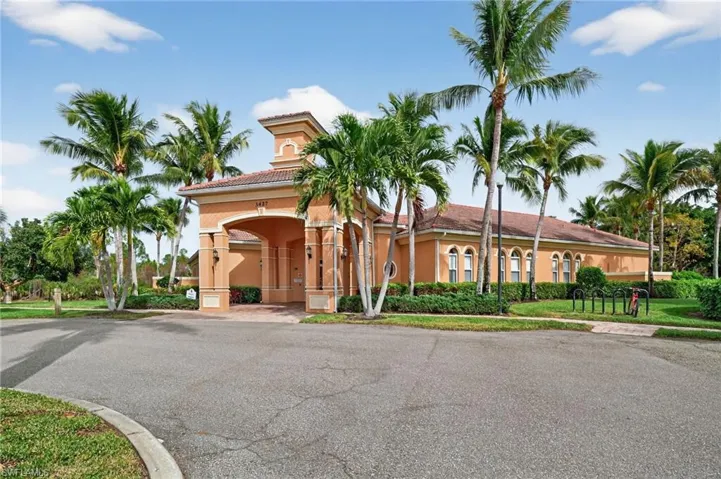Bella Vida Club House