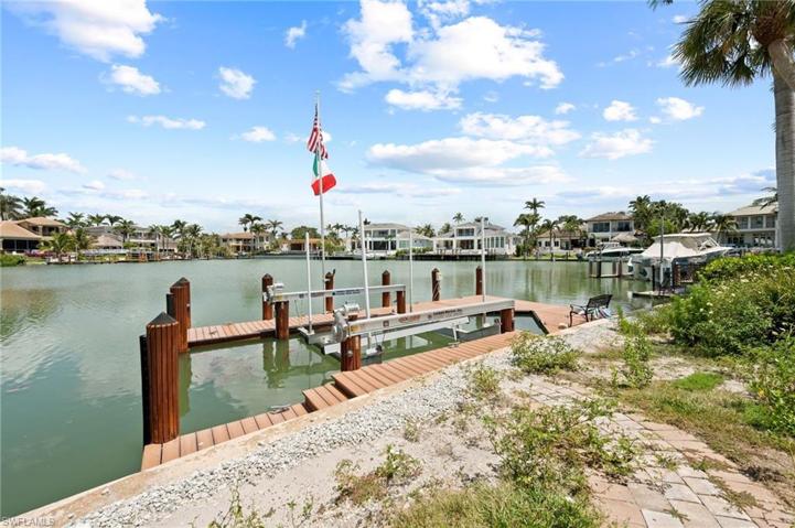 211 SPRING LINE DR, NAPLES FL 34102