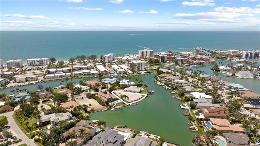 211 SPRING LINE DR, NAPLES FL 34102