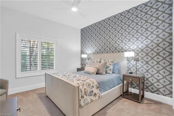 23  6TH AVE N  , Naples, FL 34102