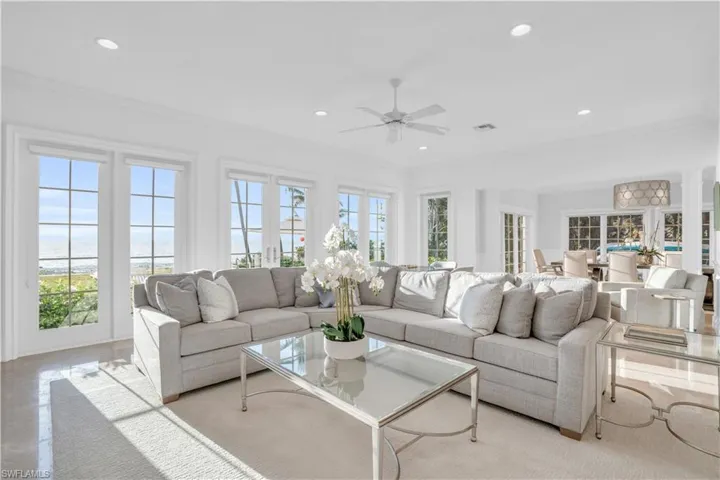 23  6TH AVE N  , Naples, FL 34102