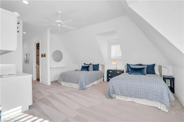 23  6TH AVE N  , Naples, FL 34102
