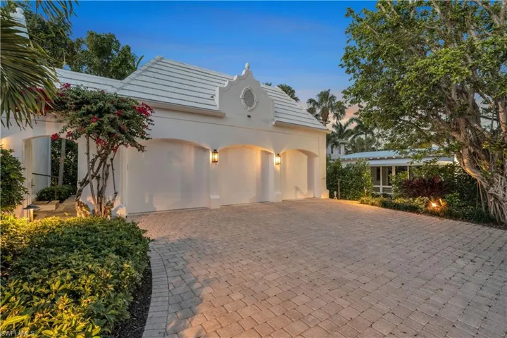 23  6TH AVE N  , Naples, FL 34102