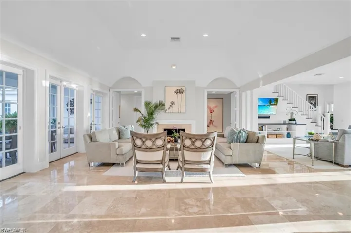 23  6TH AVE N  , Naples, FL 34102