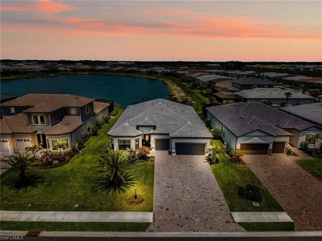 18412  Ridgeline  DR, Estero, FL 33928