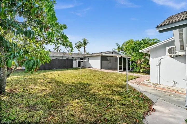 781 101st Ave N, Naples, Florida 34108