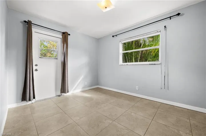 781 101st Ave N, Naples, Florida 34108