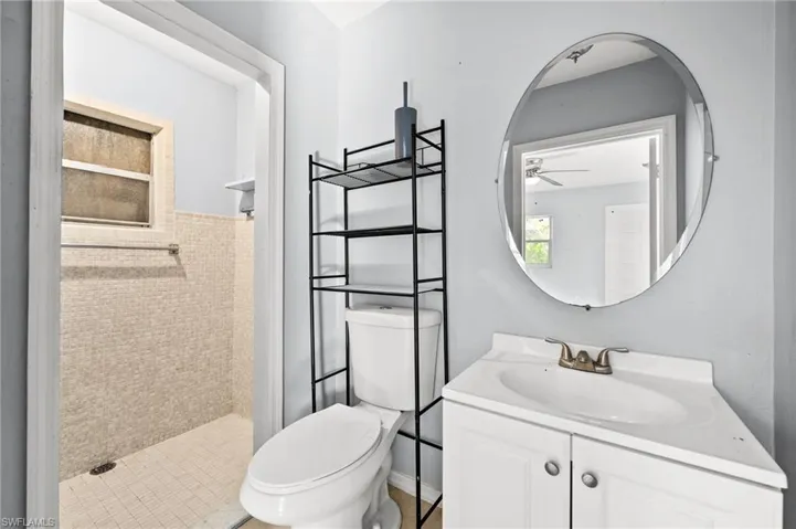 781 101st Ave N, Naples, Florida 34108