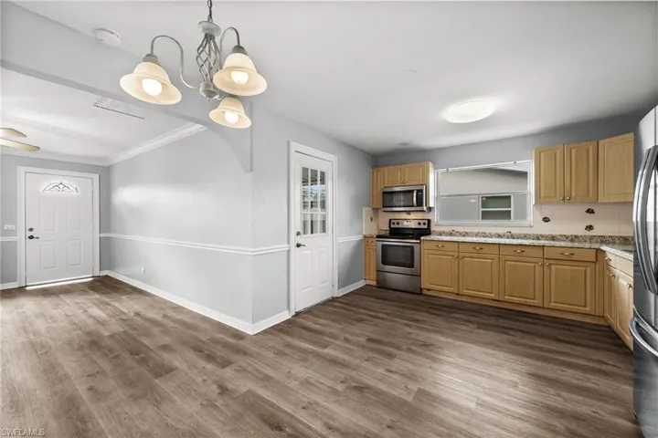 781 101st Ave N, Naples, Florida 34108