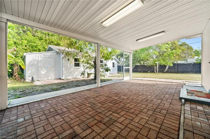 781 101st Ave N, Naples, Florida 34108