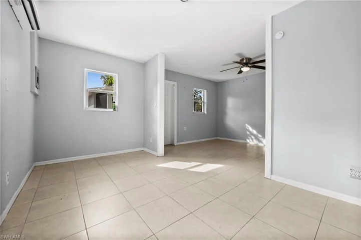 781 101st Ave N, Naples, Florida 34108