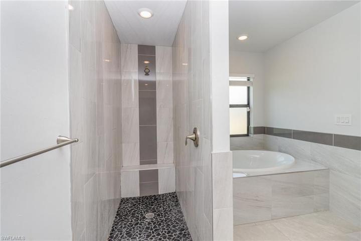 2618 Helen CIR, LEHIGH ACRES FL 33971