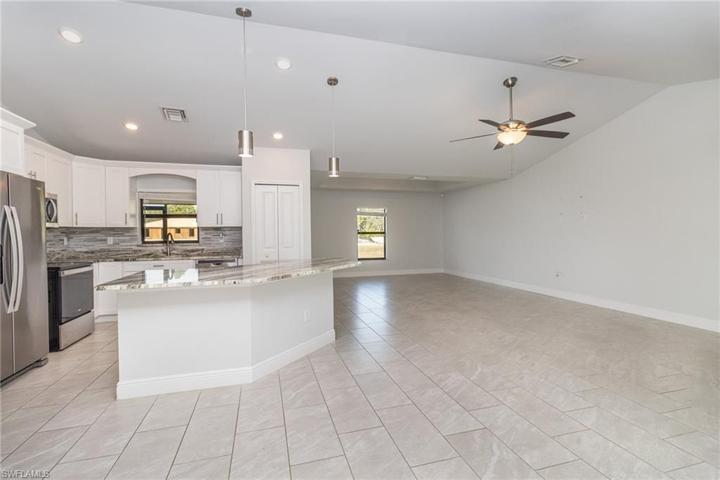 2618 Helen CIR, LEHIGH ACRES FL 33971