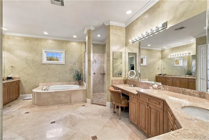 188 Cheshire Way, Naples, Florida 34110