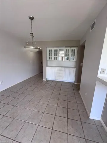 5790  Trailwinds  DR, Fort Myers, FL 33907