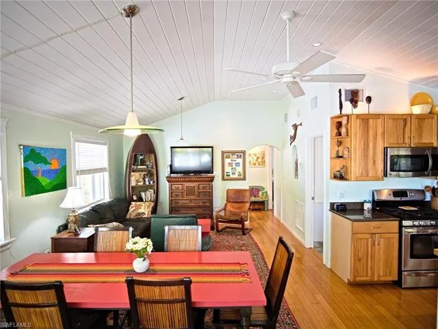 Open concept Living room/Dining room/kitchen