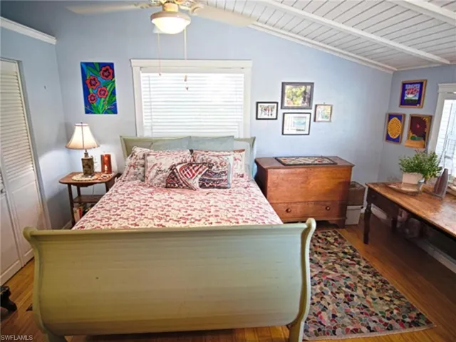 Room for a desk and bed room set