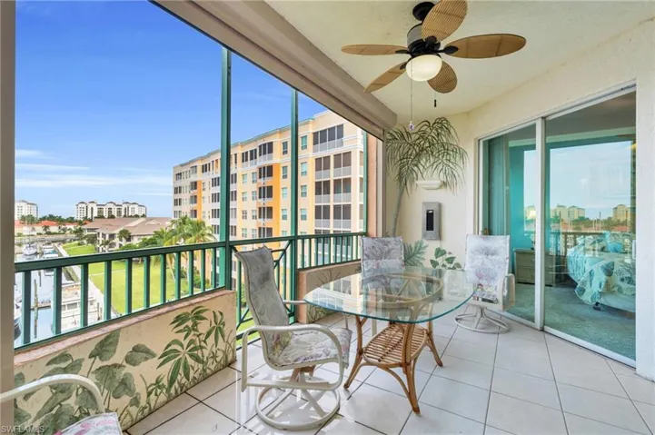 Balcony with ceiling fan
