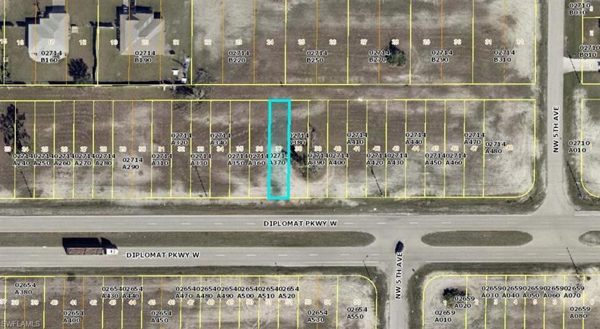 523 Diplomat PKWY W, CAPE CORAL FL 33993