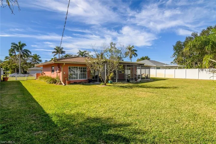 136  Coral Vine  DR, Naples, FL 34110